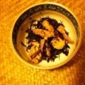 薄味がひじきの甘みを引き立てる♪ひじきと油揚げ煮♪